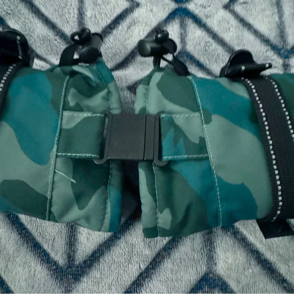 All in Motion Camouflage Print Winter Gloves with Zipper Compartment